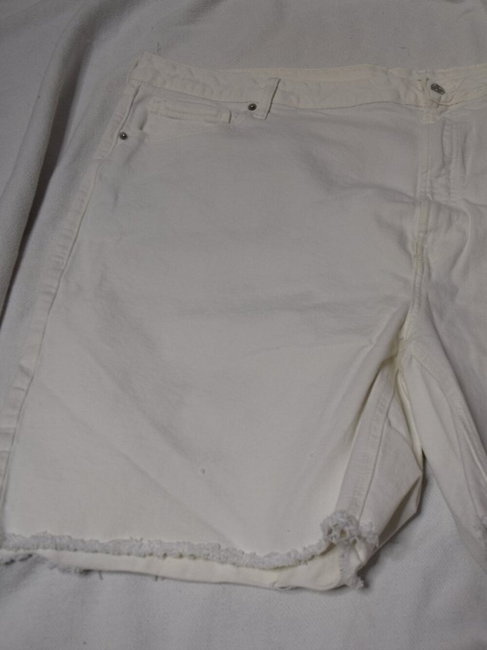 Like New Old Navy High Rise OG Straight White Denim "Cut Off" Shorts, Sz 28